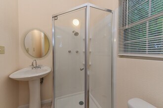 Building Photo - 18610 Anne Dr