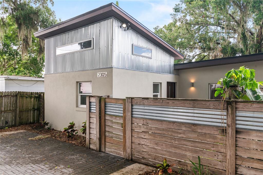 Foto principal - 2305 S Mills Ave