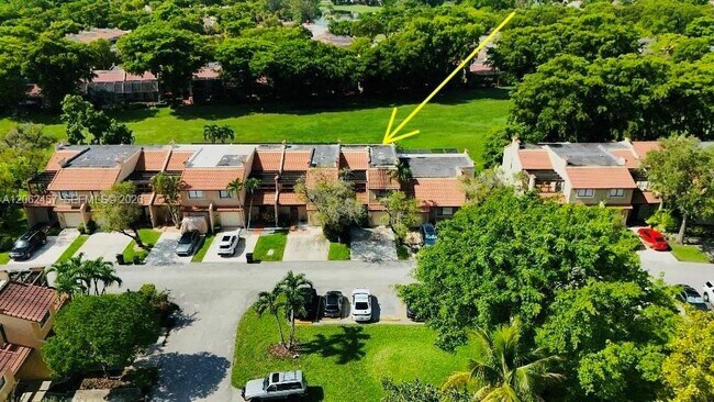 Foto del edificio - 3957 Adra Ave