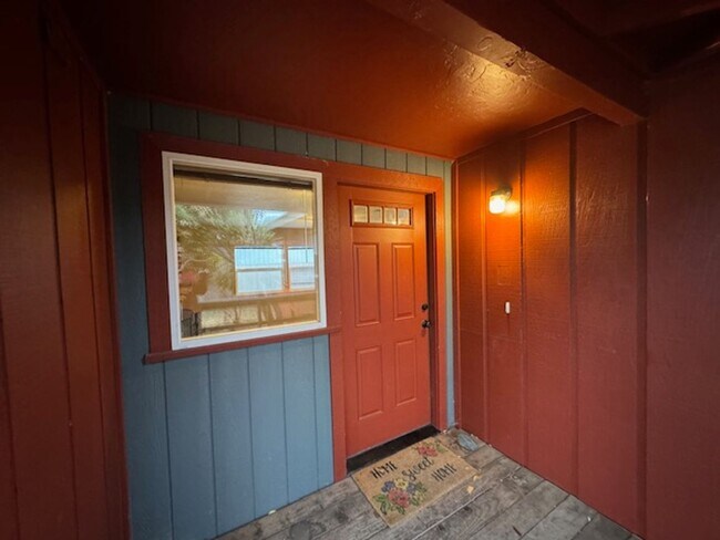 Foto del edificio - ZELIA! Arcata 3/2, 2 car garage, south facing patio
