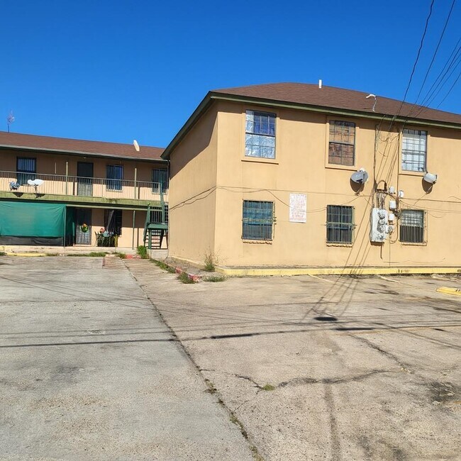 Foto del edificio - 2704 E Kearney St