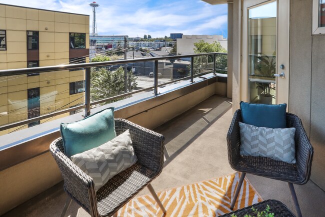 Foto del edificio - 900 Aurora Ave N