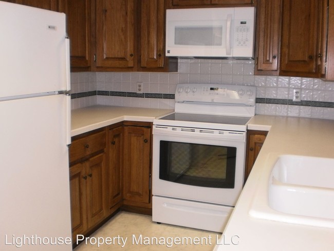 Building Photo - 3181 Charlevoix Dr SE