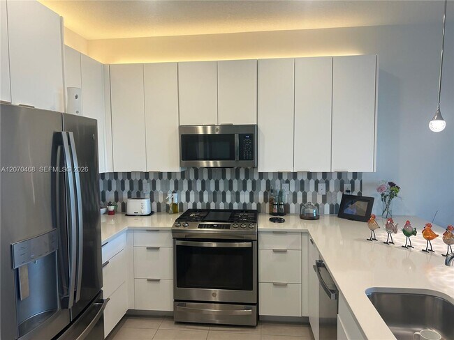 Building Photo - 13542 SW Oceanus Blvd