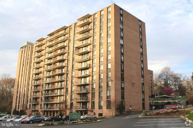 Building Photo - 801 Yale Ave