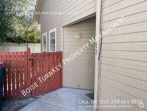 Building Photo - 623 E Pine Ave