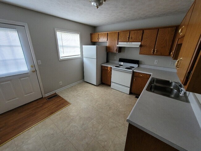 Building Photo - 103 Emily Ln