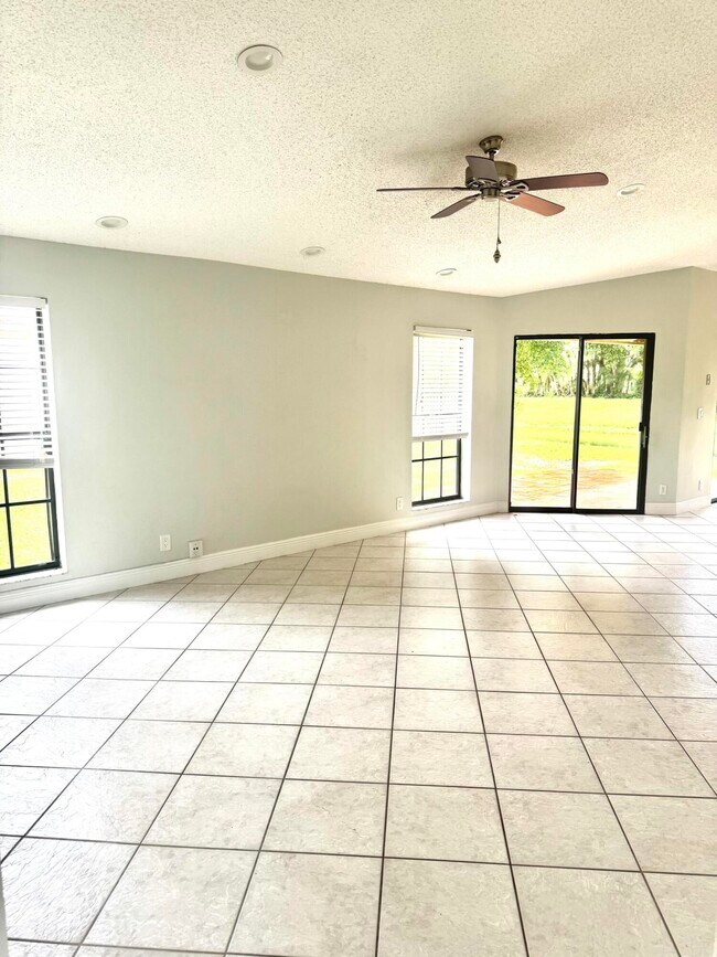Building Photo - 1732 Shoreside Cir