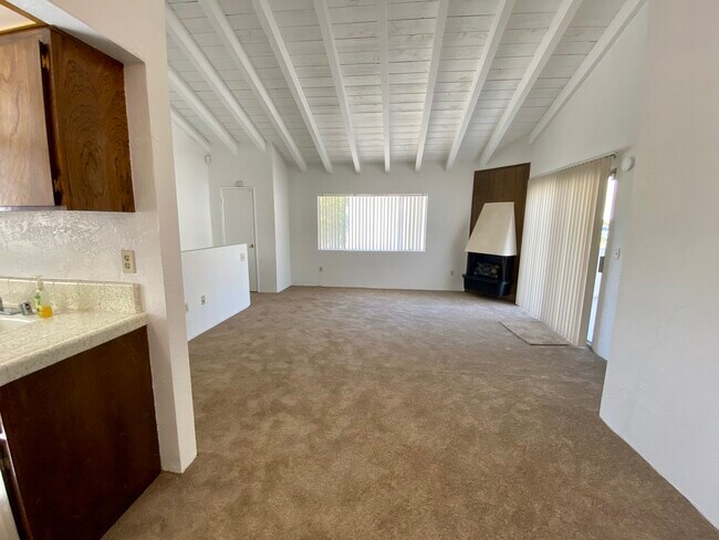 Foto del edificio - 2000 Huntington Ln