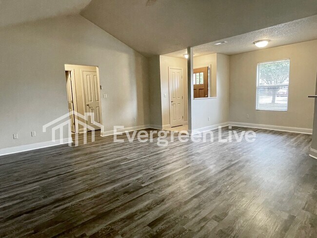 Foto del edificio - 114 Viola Ct