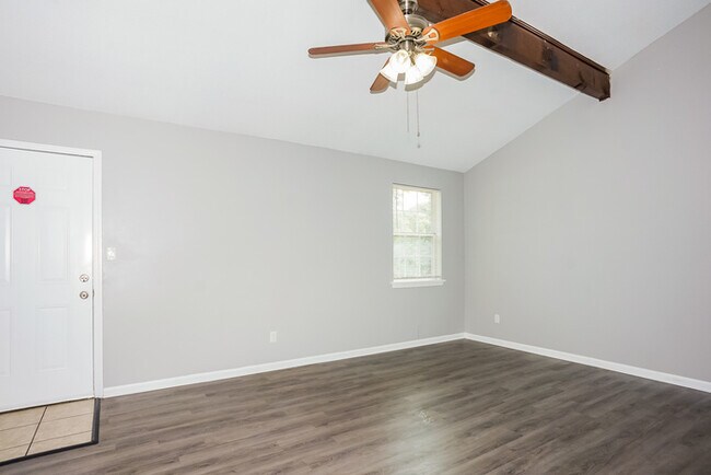 Foto del edificio - 2380 Travis Pines Dr
