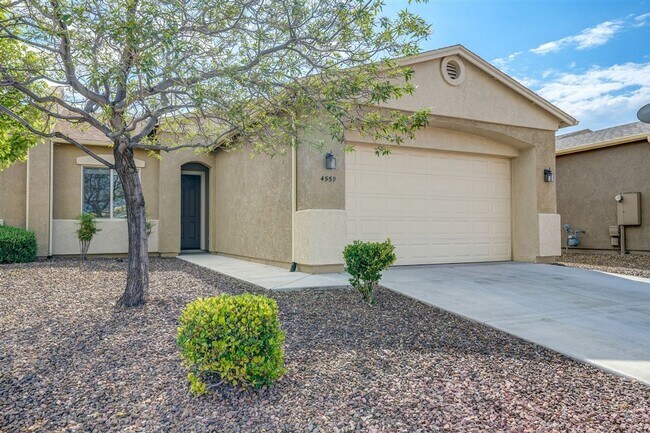 Building Photo - 3 Bedroom, 2 Bath Townhome in Granville!