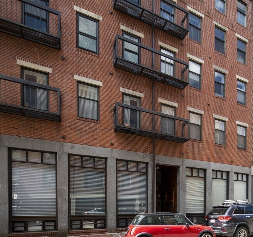 Primary Photo - 130 Fulton St