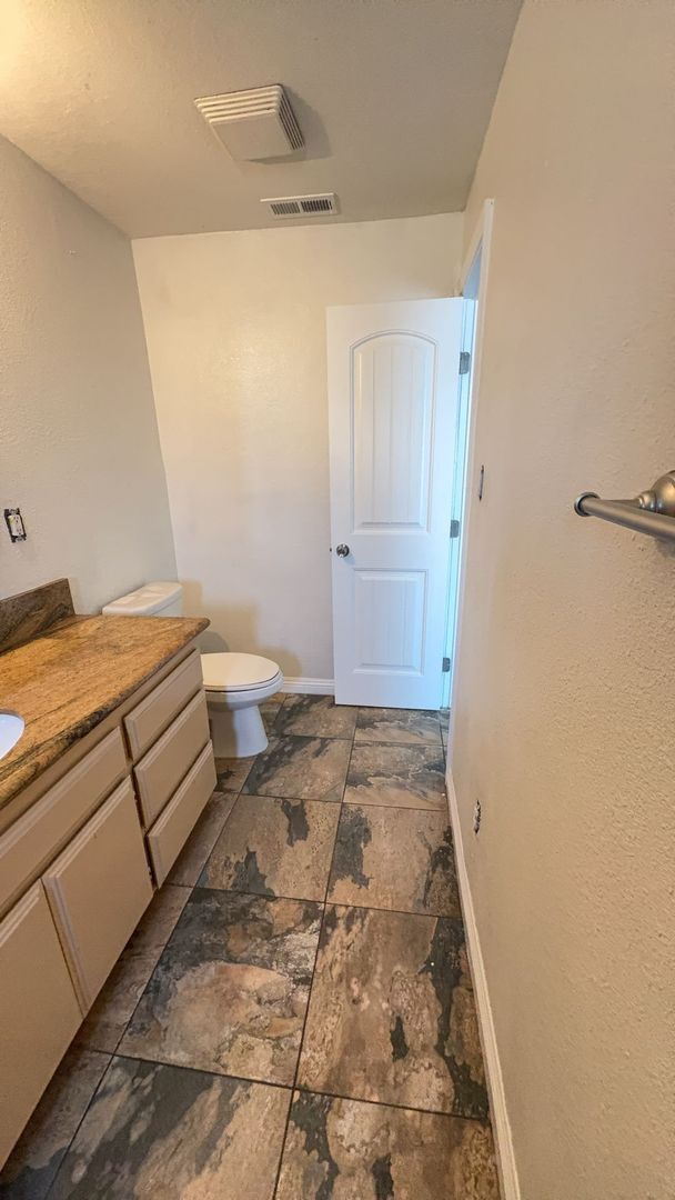 Foto del edificio - 4 BEDROOM, 3 BATH RANCH STYLE HOME