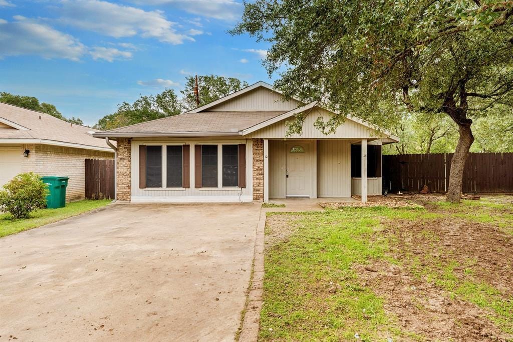 Primary Photo - 10 Rawhide Cir