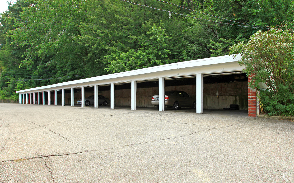 Garage Parking - Crestview Apartments