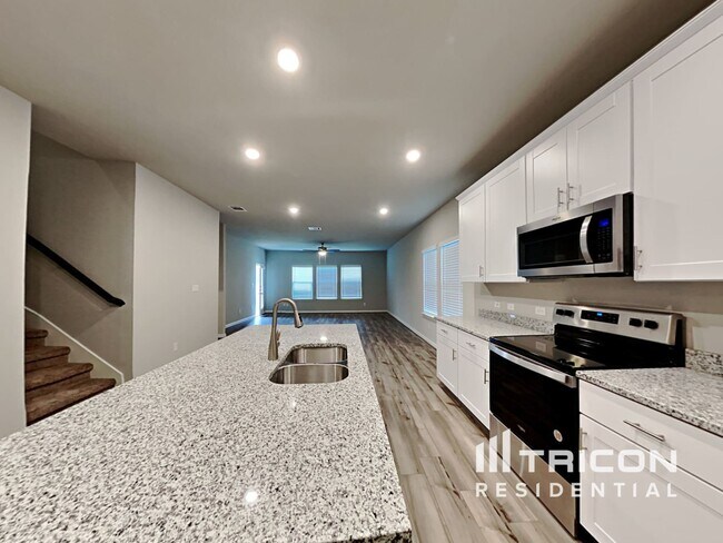 Foto del edificio - 13630 Paxton Blvd