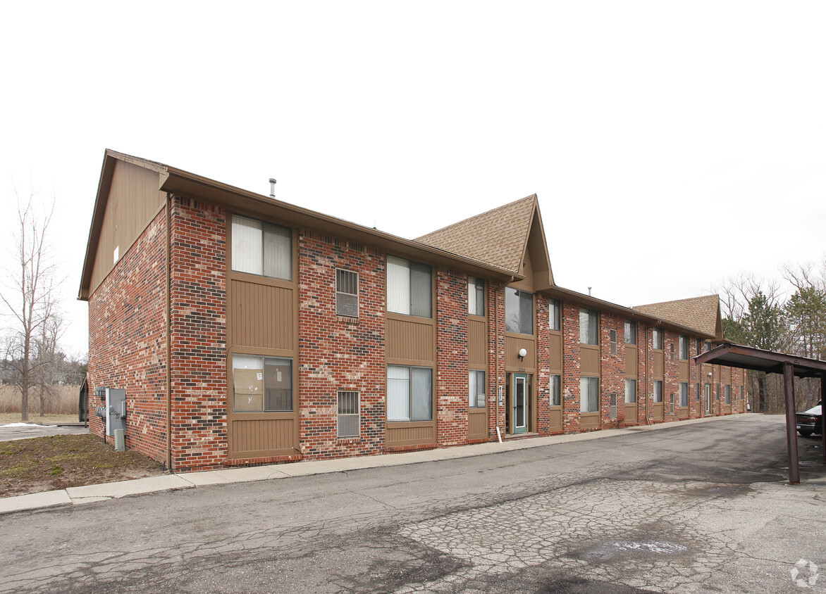 Building Photo - Cross Creek Apartments