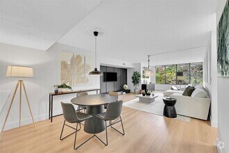 Building Photo - 2660 Carambola Cir N