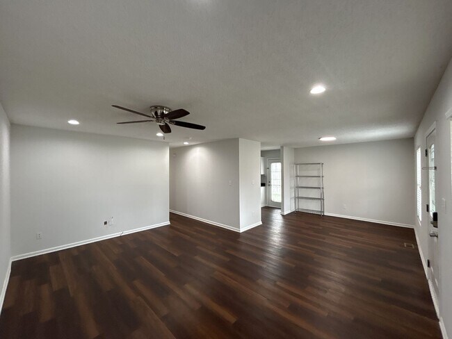 Building Photo - T.R. Lawing Realty Property