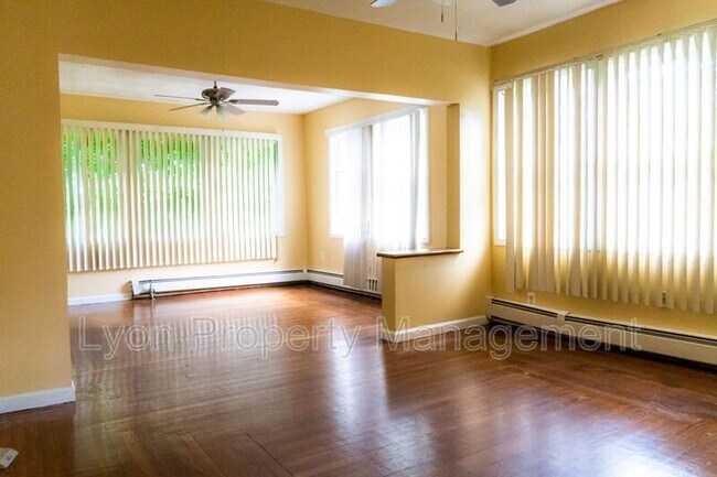 Foto del edificio - 127 Irving Rd