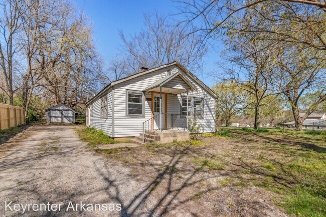 Foto del edificio - 3 br, 1 bath House - 1919 Ashwood Ave