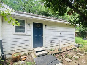 Building Photo - 3932 Locke Ave