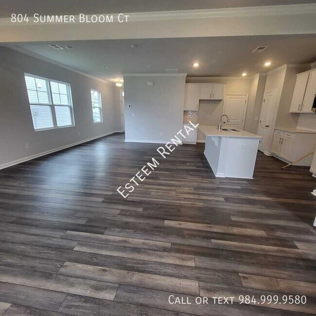 Foto del edificio - 804 Summer Bloom Ct