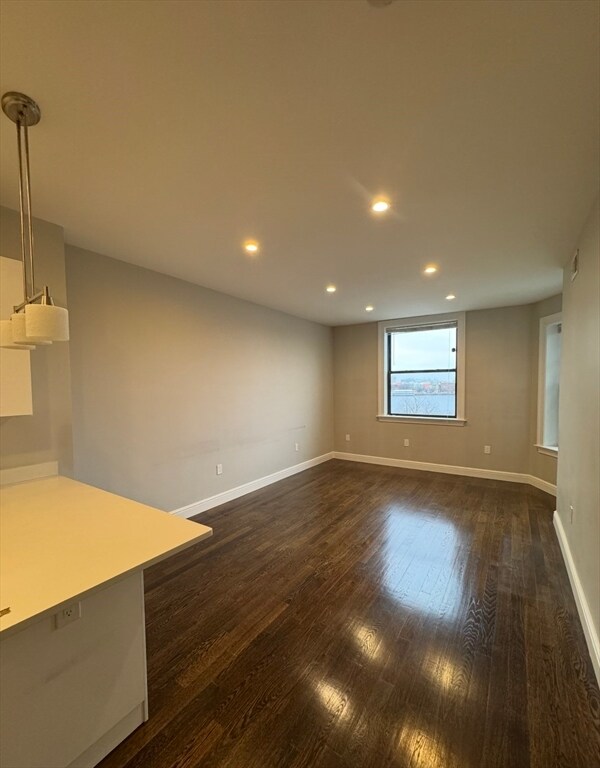 Foto del edificio - 47 Bay State Rd