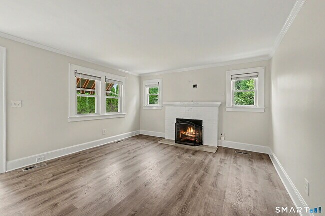 Foto del edificio - 4R Highview Ave