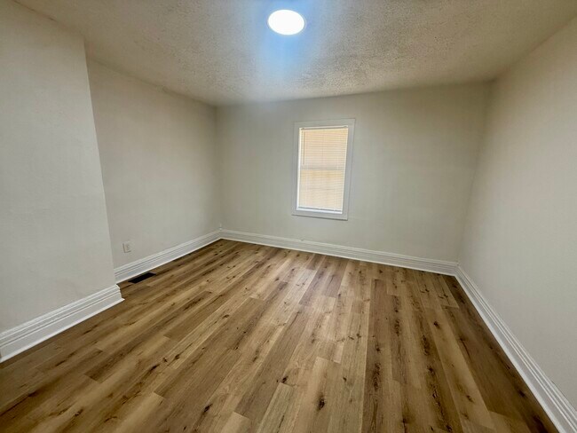 Building Photo - 125 Avondale Ave