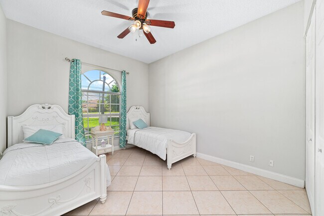 Foto del edificio - 4929 Belvedere Rd