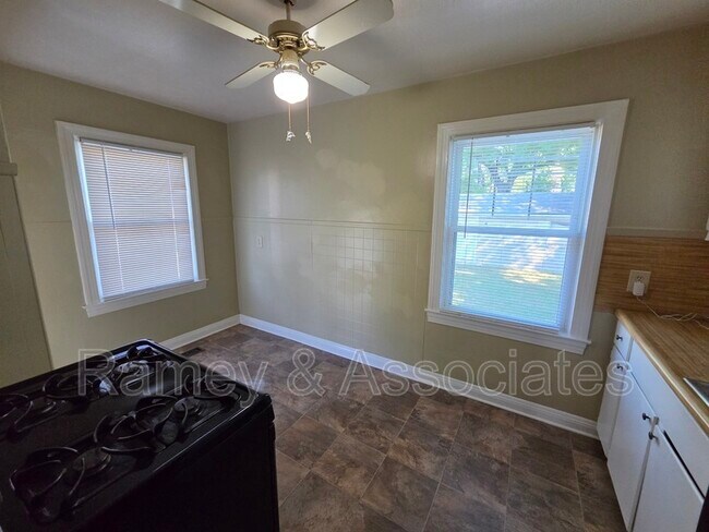 Building Photo - 1091 Bicknell Ave