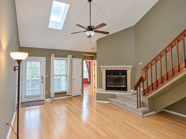Building Photo - Spacious Meadow Hills Condo with Loft, Attached Garage & Pool Access