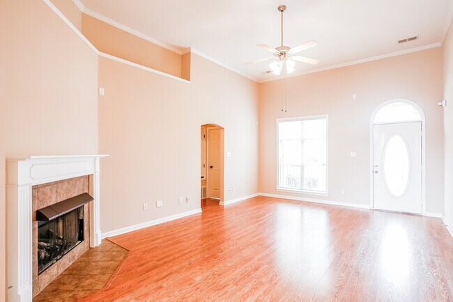 Building Photo - 1112 Averett Ln