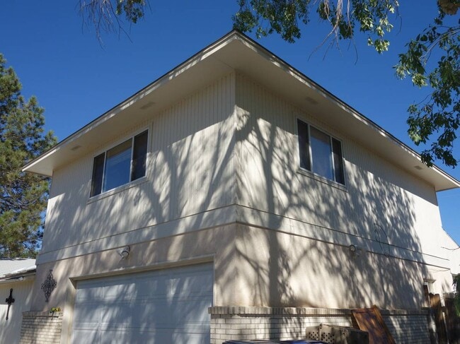Building Photo - 3604 Florida St NE