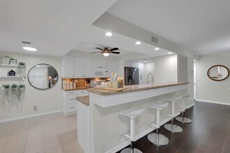 Building Photo - 500 Egret Cir