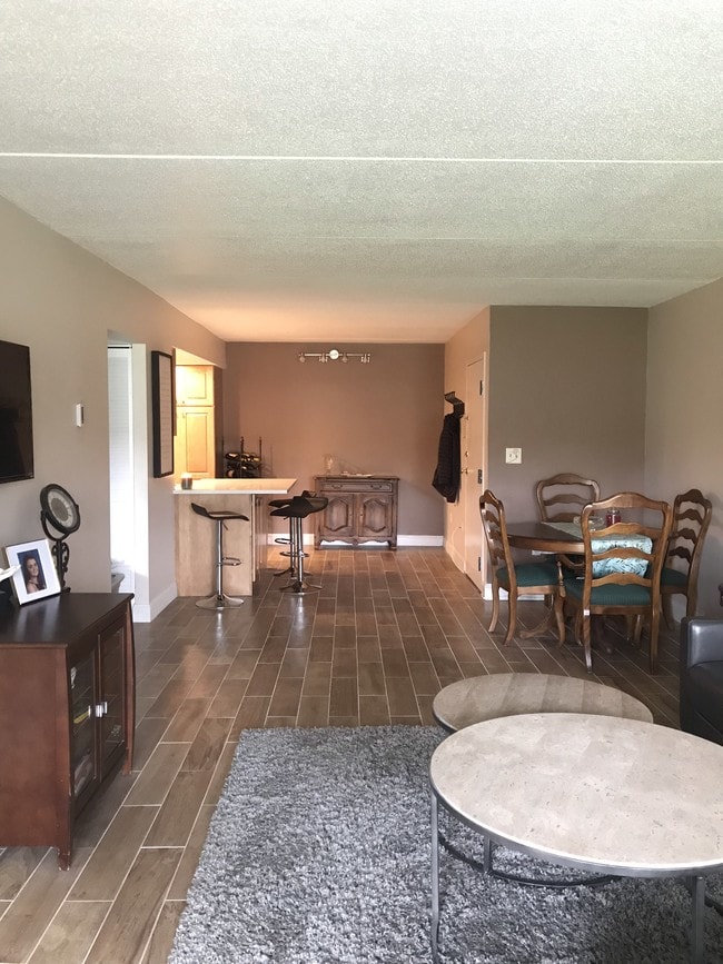 51 Melrose St Unit 2C, Melrose, MA 02176 Condo for Rent in Melrose