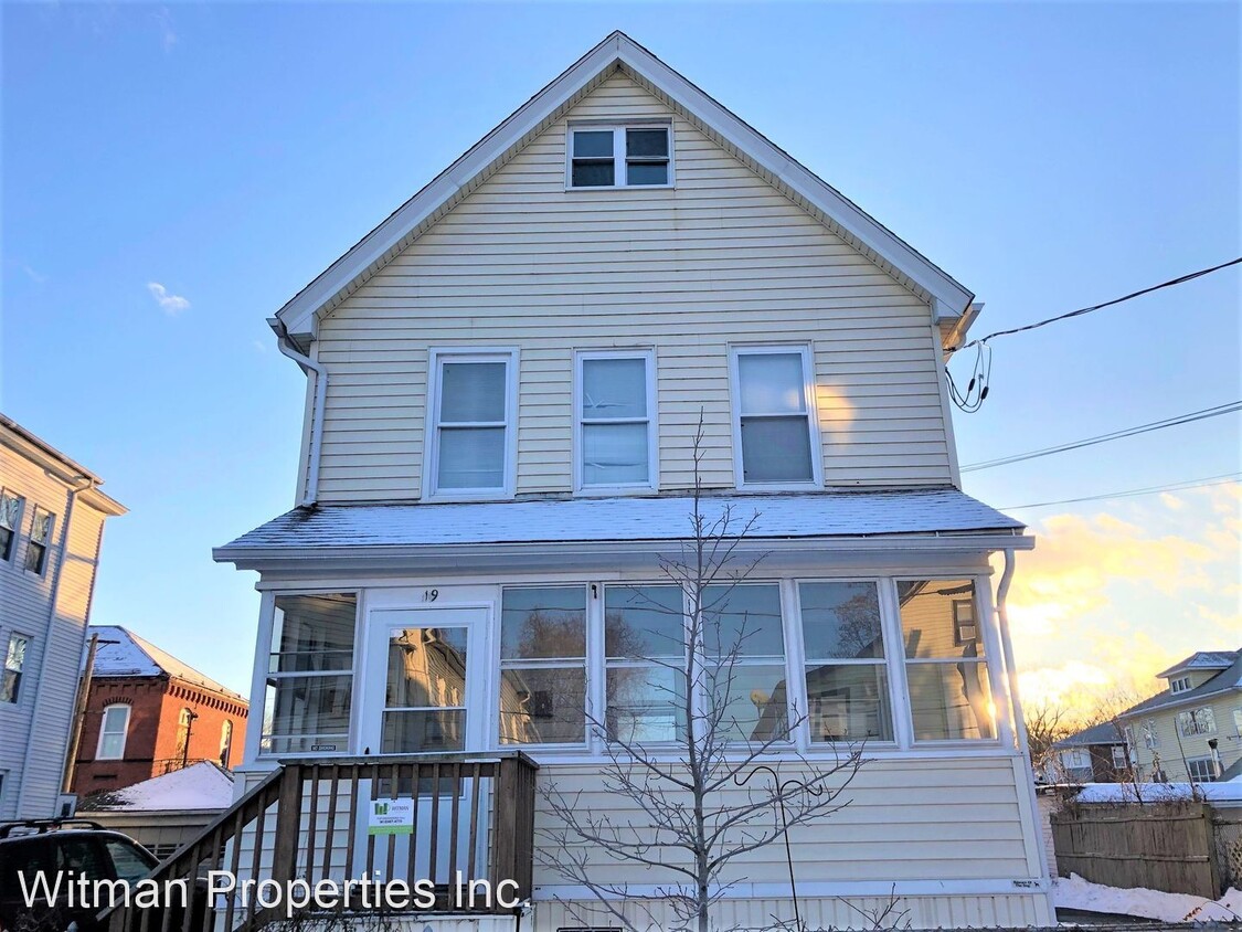19 Erline St, Chicopee, MA 01013 Room for Rent in Chicopee, MA