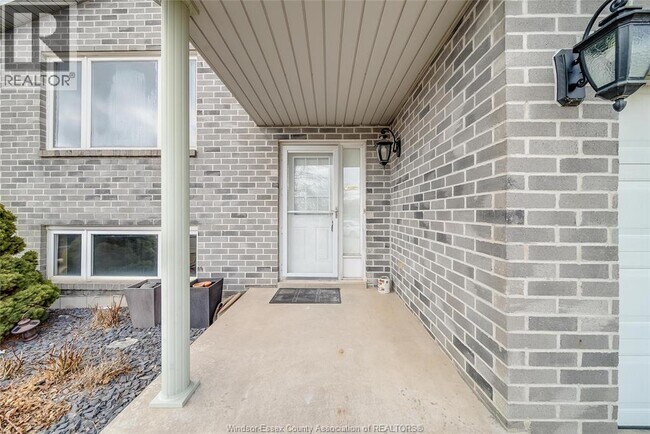 Building Photo - 3494 Caribou Crescent