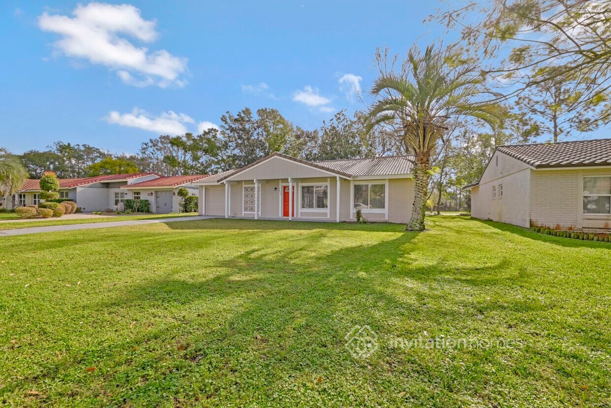 Primary Photo - 10425 Kingbrook Ln