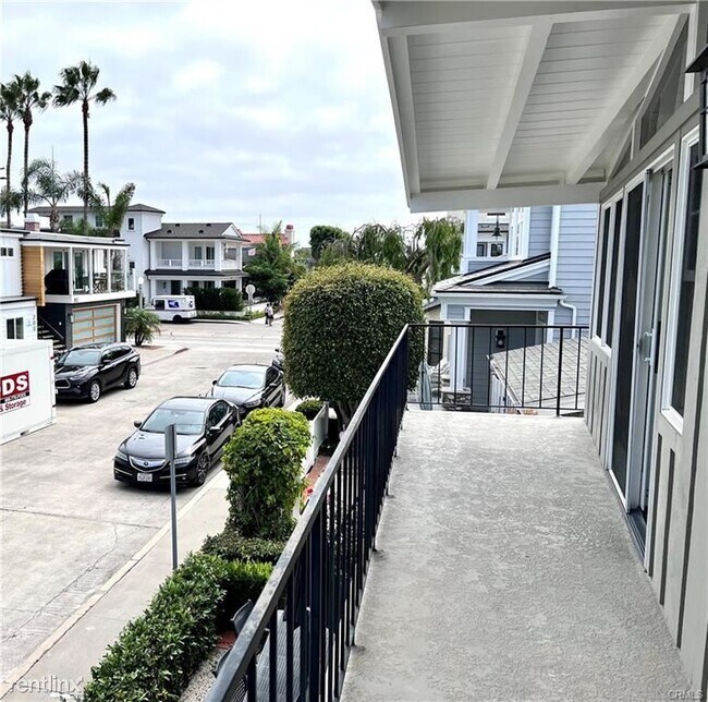 Foto del edificio - 4 br, 2 bath Duplex - 207 Ruby Ave # A