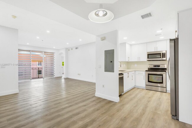 Building Photo - 6360 NW 114th Ave