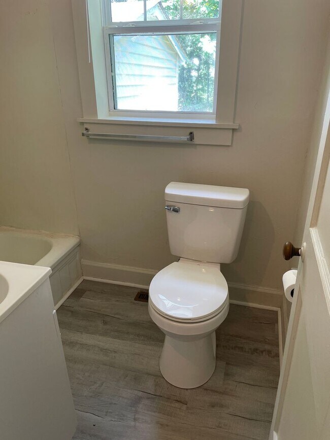 Foto del edificio - 3652 Cornell Blvd