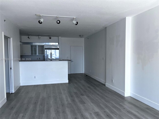 Building Photo - 335 S Biscayne Blvd