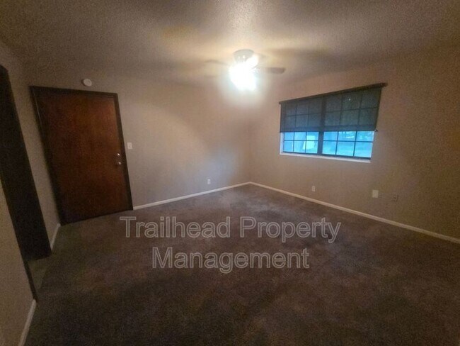 Building Photo - 13121 6 St