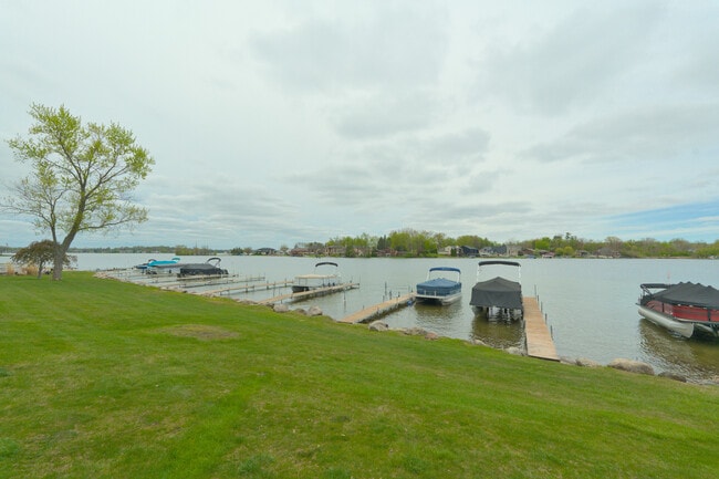 Building Photo - 3553 Port Cove Dr