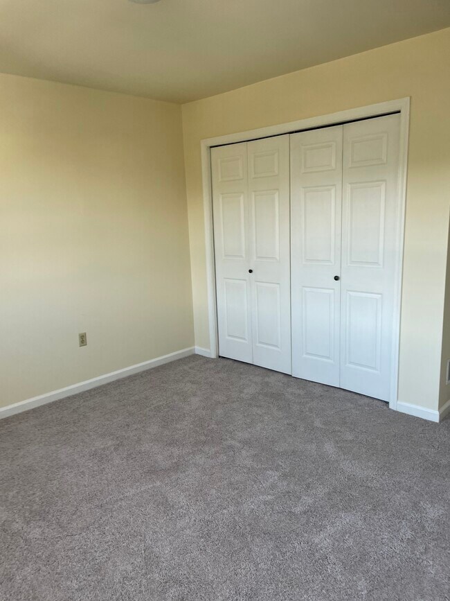 Building Photo - 2918 Harbor Dr