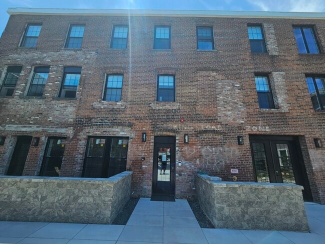 406 Main Street - 406 Main St