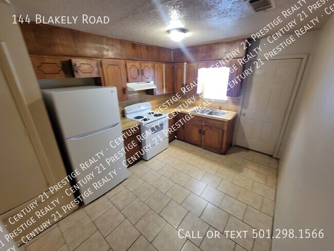 Foto del edificio - 144 Blakely Rd